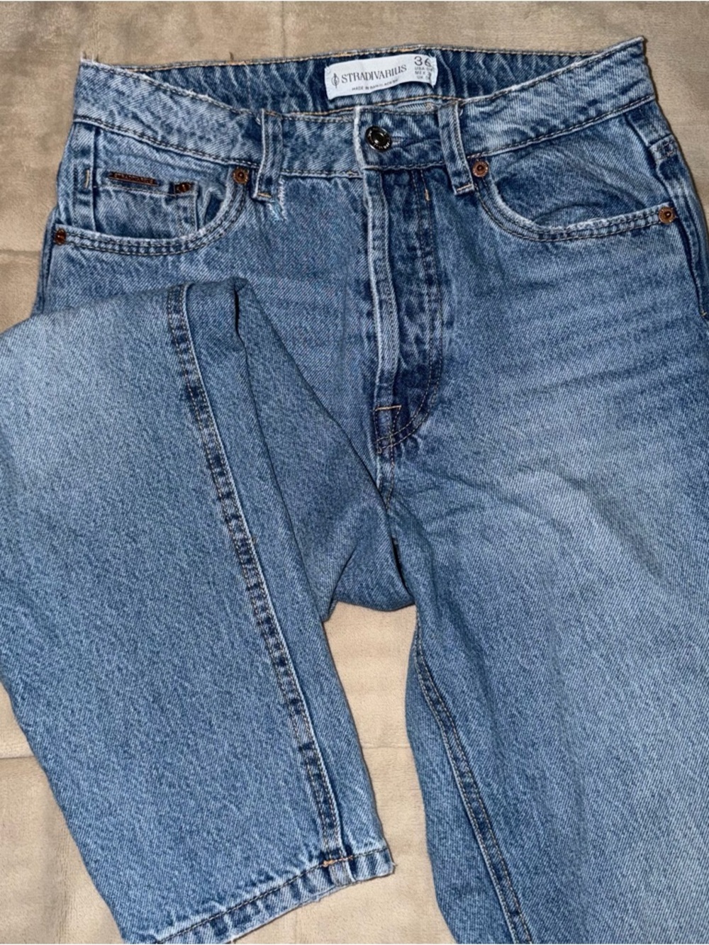 Stradivarius women’s Blue Classic Straight Jeans